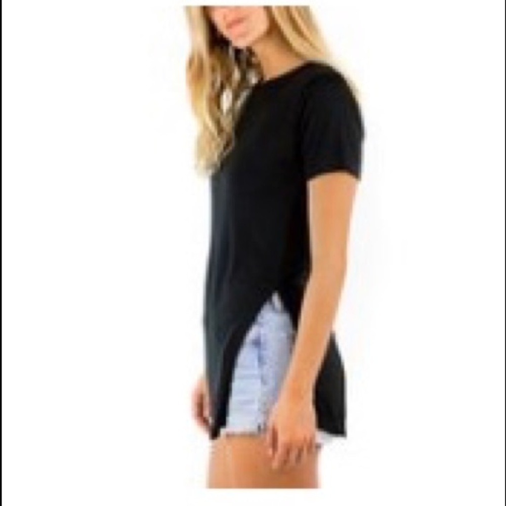Black tee shirt with split side
